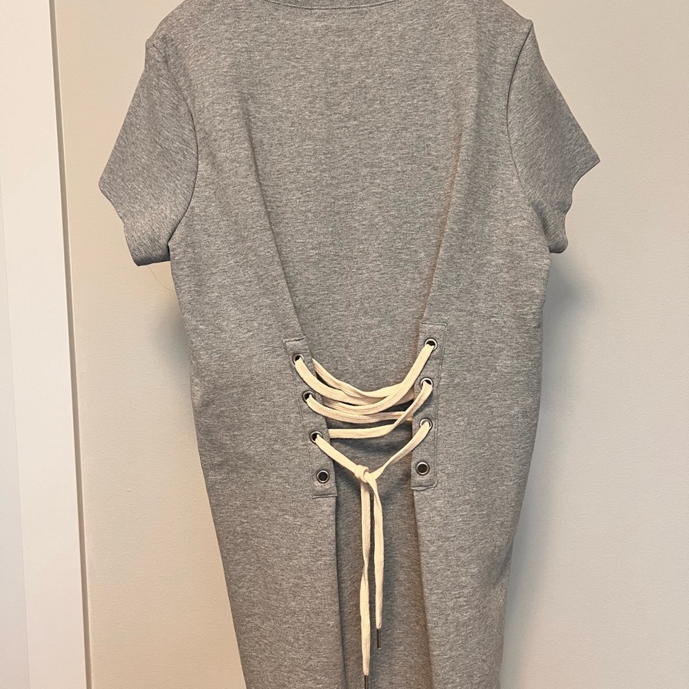 Threads 4 Thought Heather Gray Crewneck Women’s Lace up Back T-Shirt Size M NWT